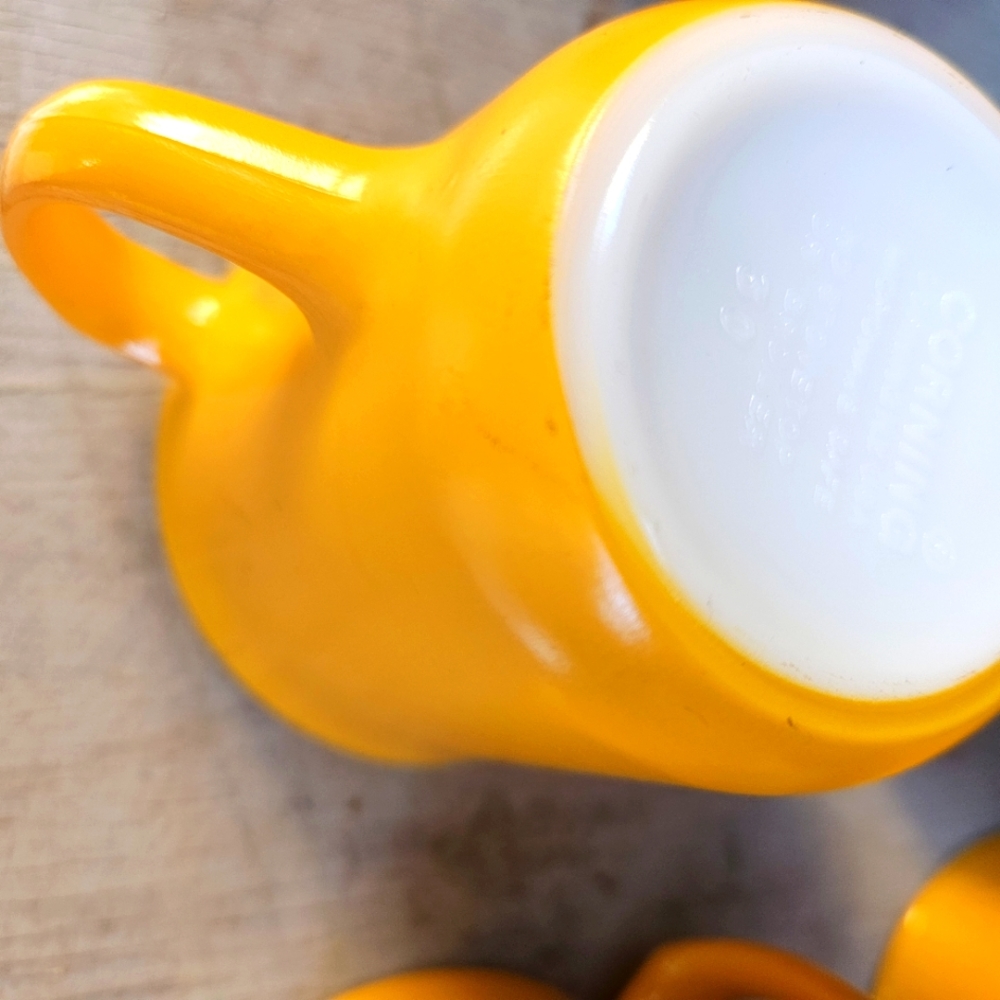 4 Corning Yellow old school mugs